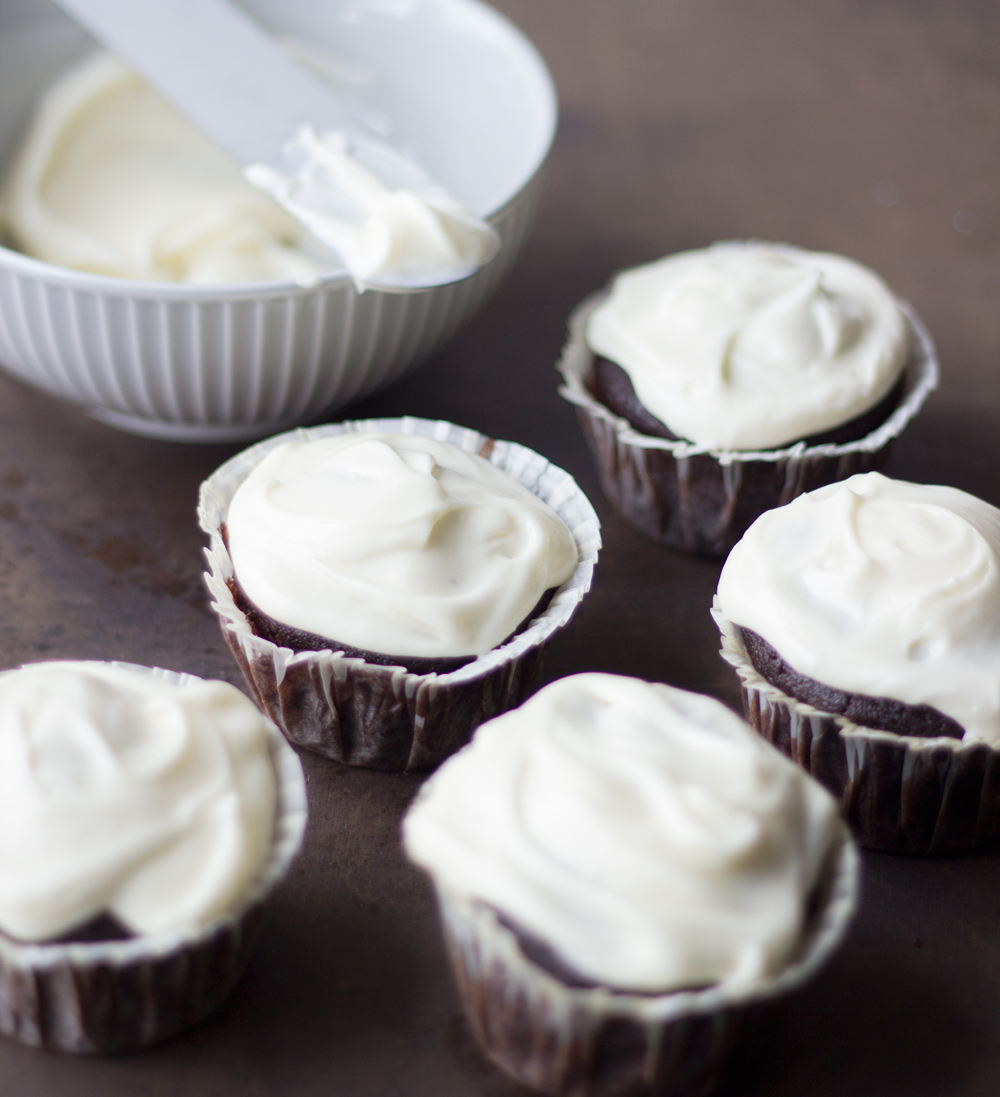 chokolade-cupcakes-med-porter