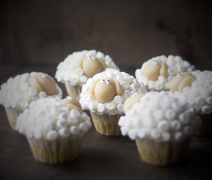 citroncupcakes_paaske_lam_Fotor